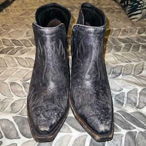 Ariat Western Dixon ankle boots - size 8.5